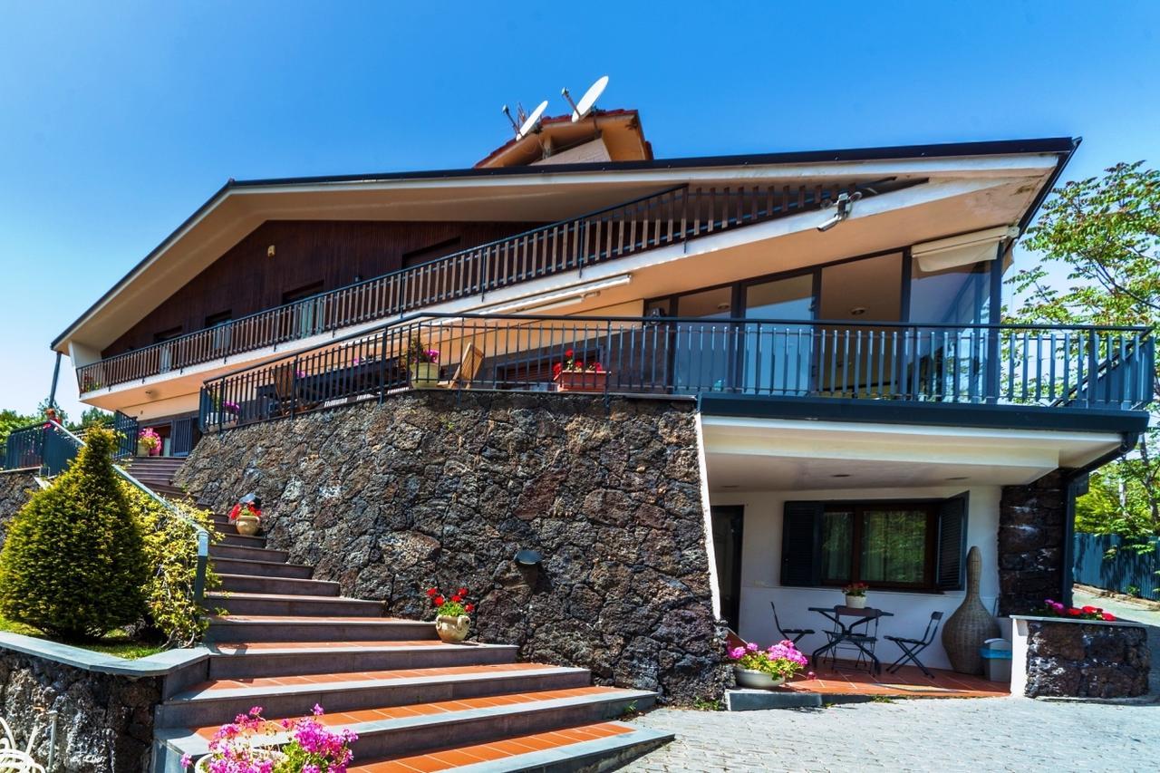 Etna Hut Bed & Breakfast Nicolosi Exterior photo