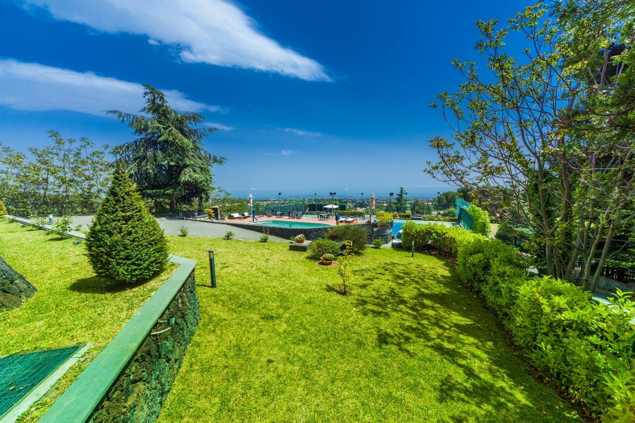 Etna Hut Bed & Breakfast Nicolosi Exterior photo